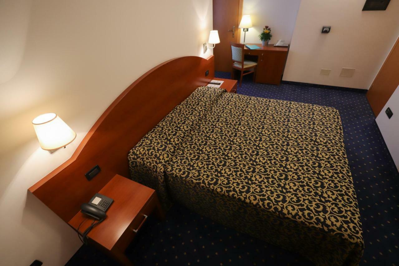 Hotel Da Roberto Lazise Kültér fotó