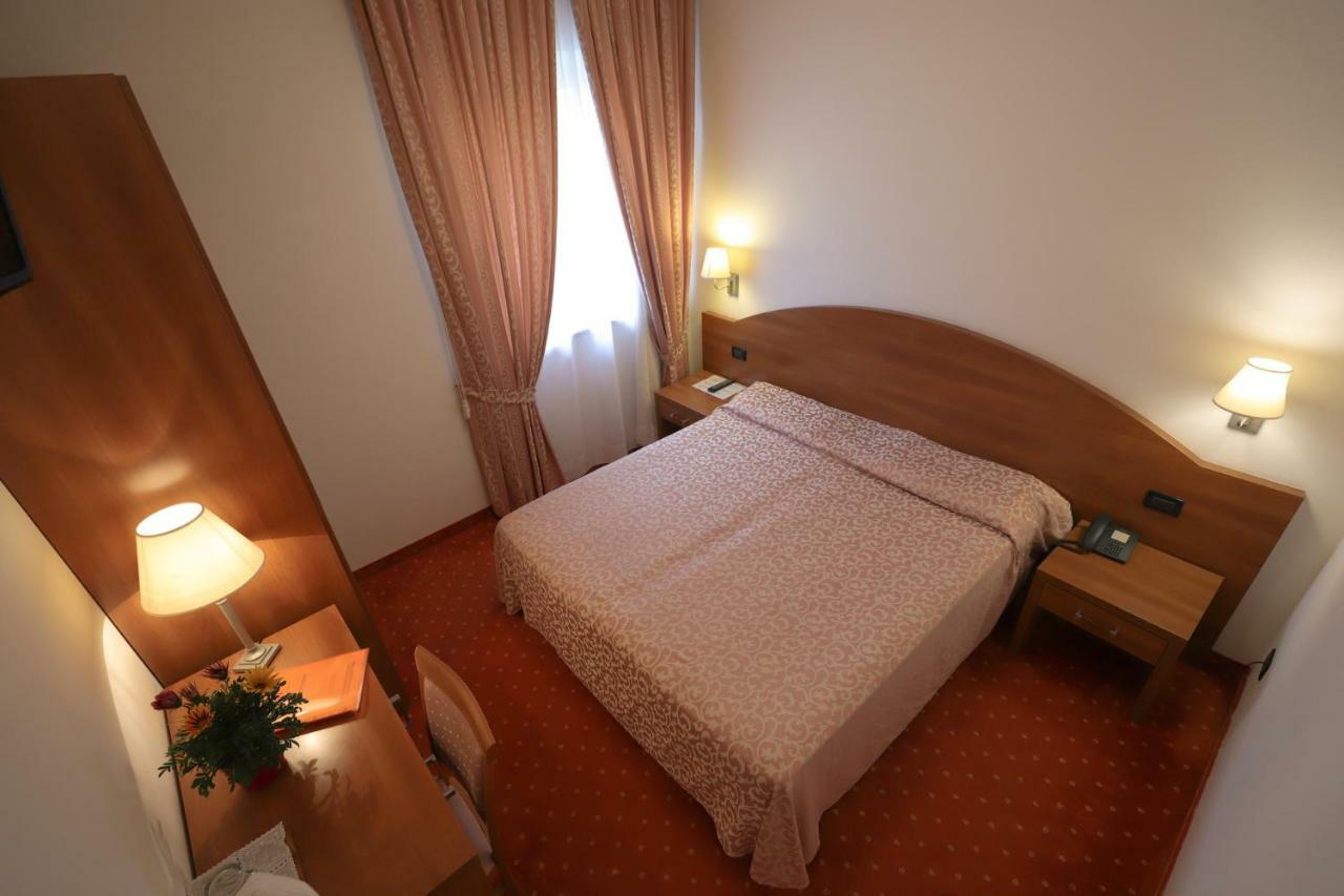 Hotel Da Roberto Lazise Kültér fotó