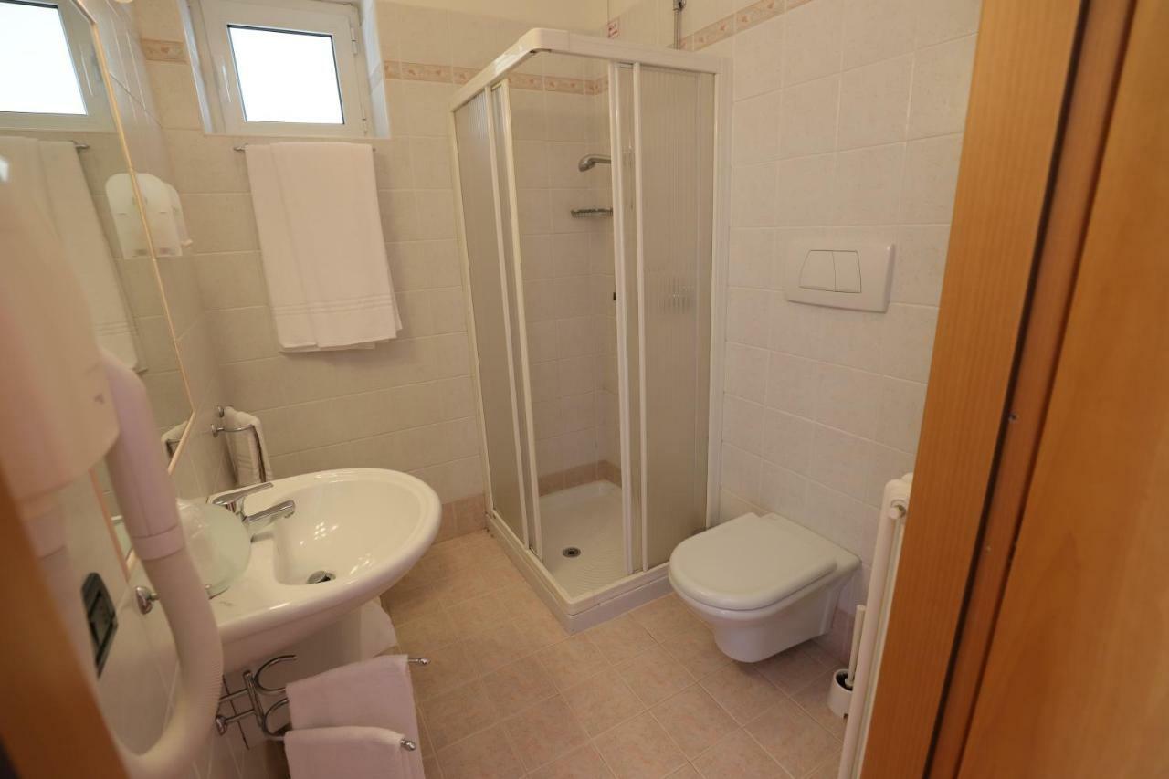 Hotel Da Roberto Lazise Kültér fotó