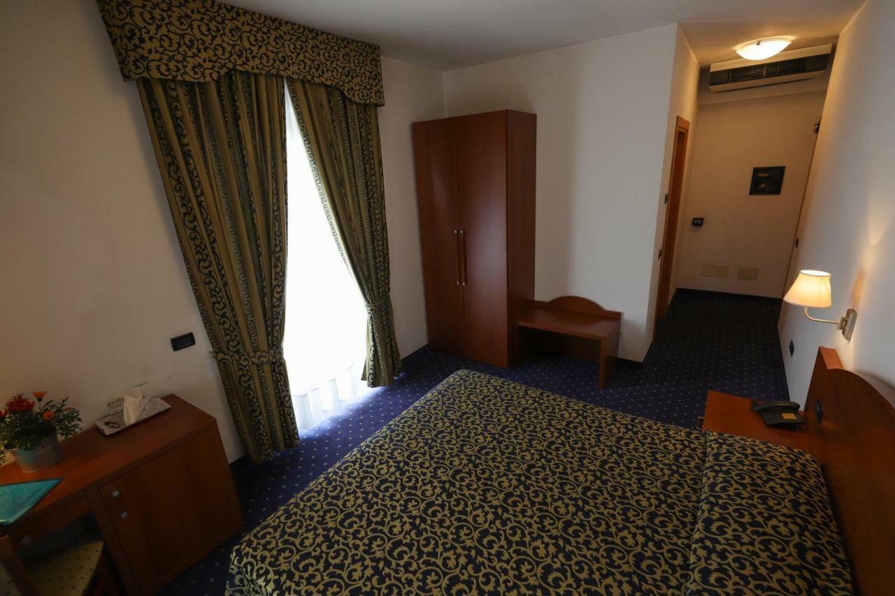 Hotel Da Roberto Lazise Kültér fotó